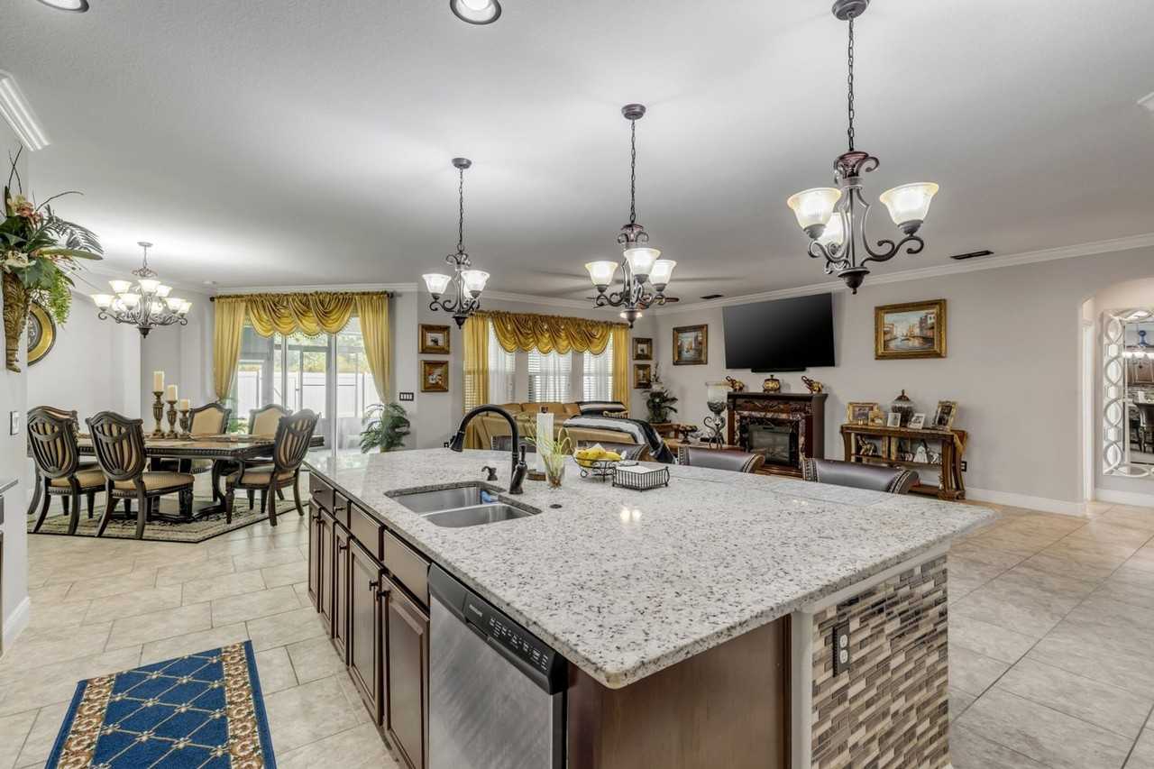 111 Enclave Ave - Photo 3 of 25