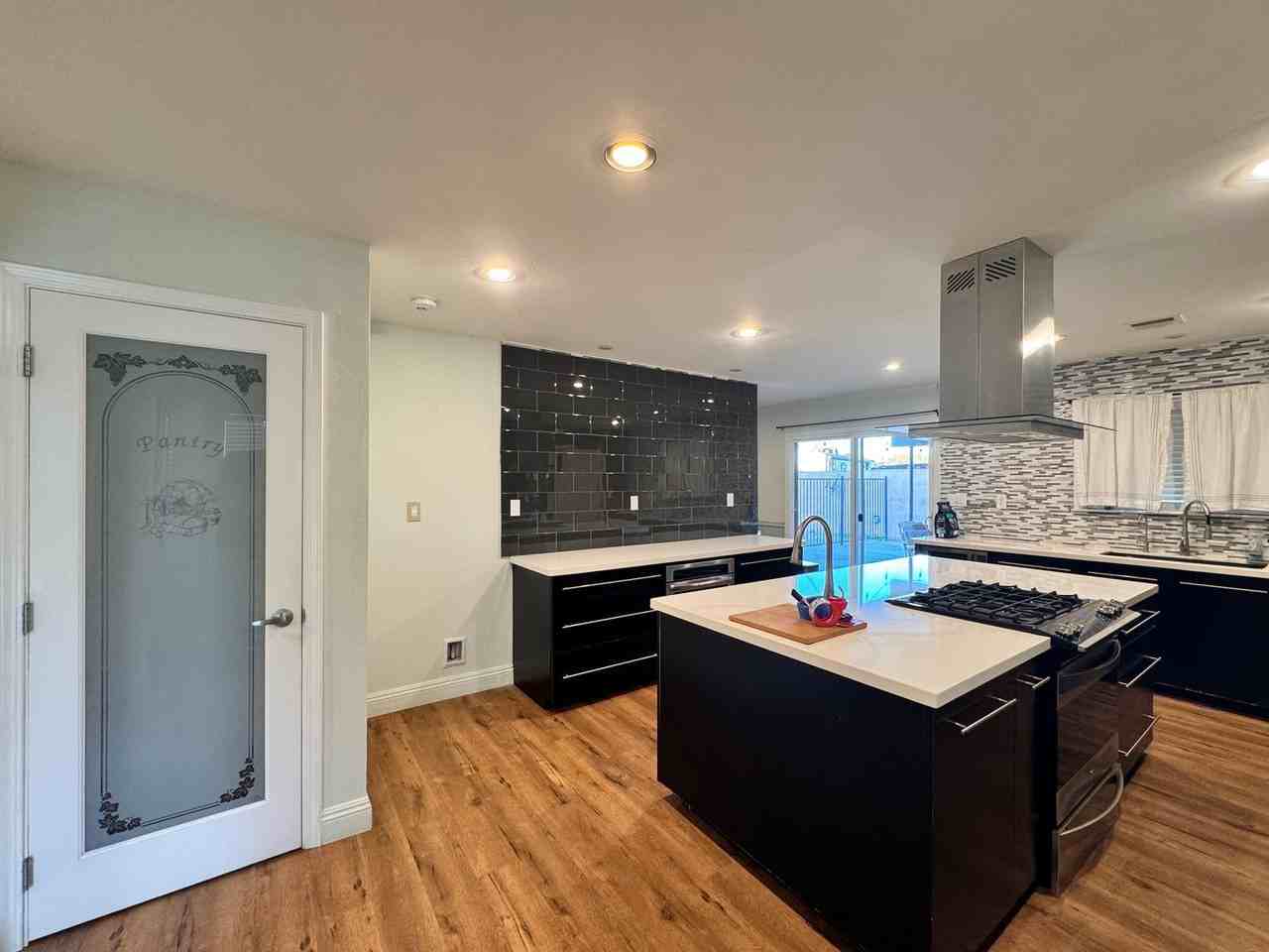 6600 Club View Dr - Photo 3 of 8