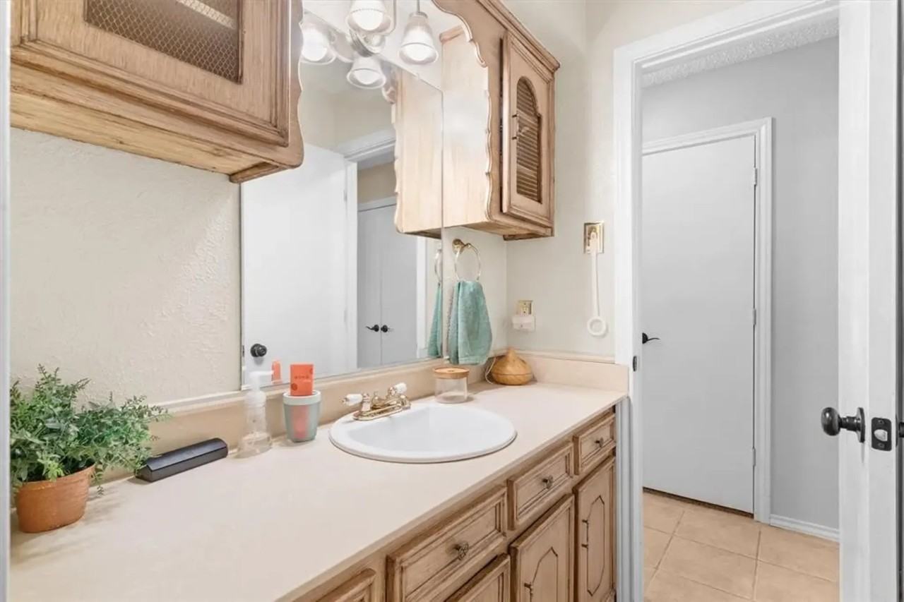 2131 Poppy Ln - Photo 3 of 34