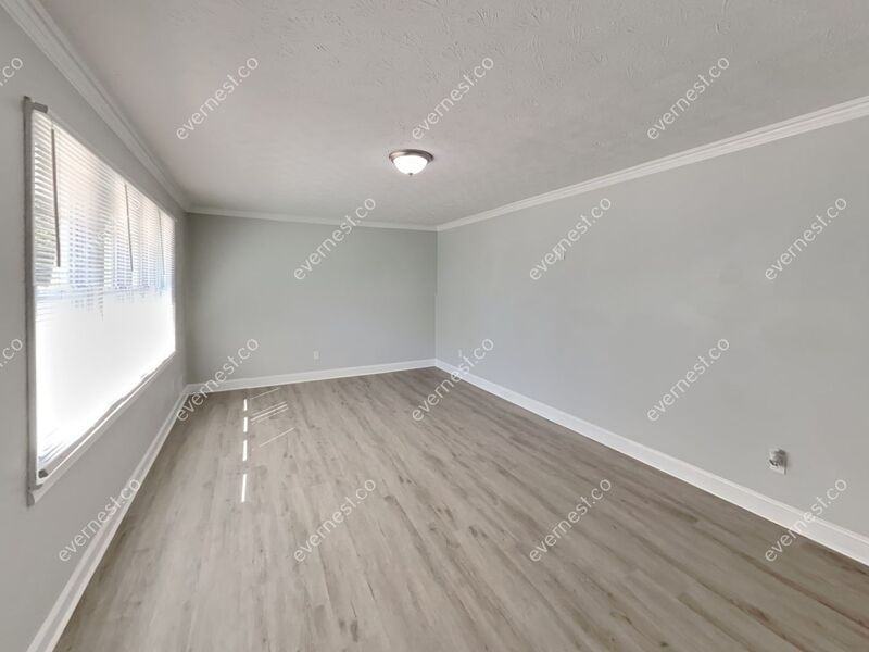 742 Winter Ln - Photo 3 of 23