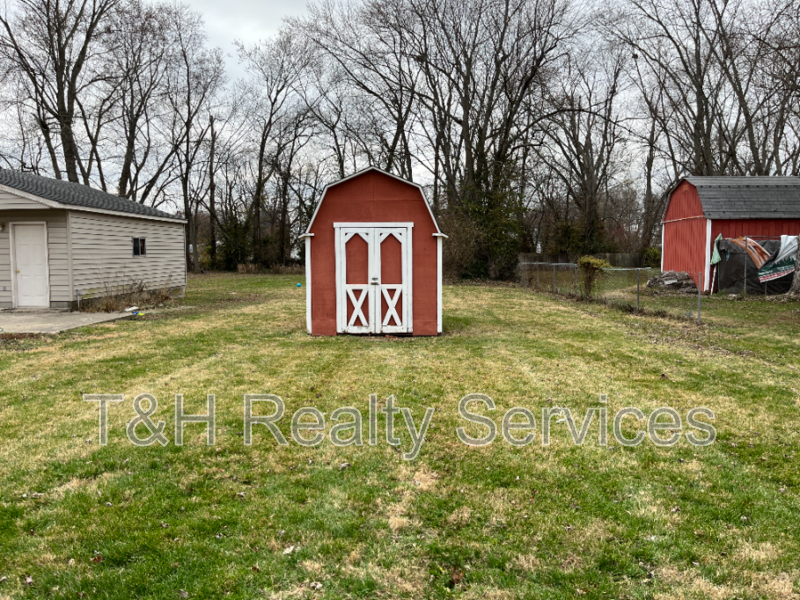 5048 Hardegan St - Photo 4 of 16