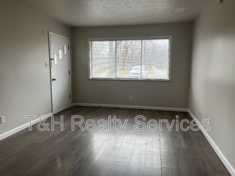 5048 Hardegan St - Photo 6 of 16