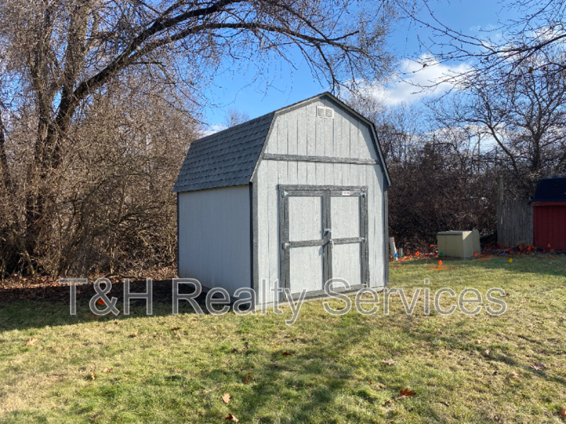 1402 Delbrook Ct - Photo 3 of 27