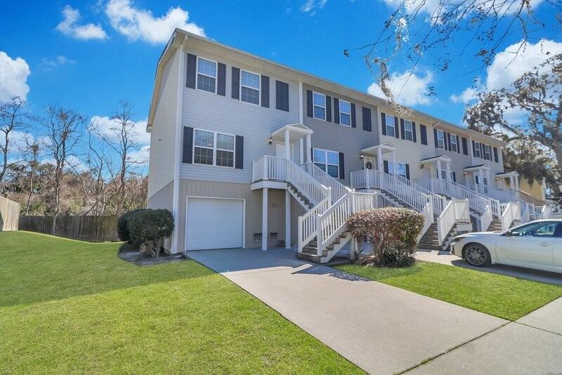 375 Laurel Oak Ln - Photo 4 of 44