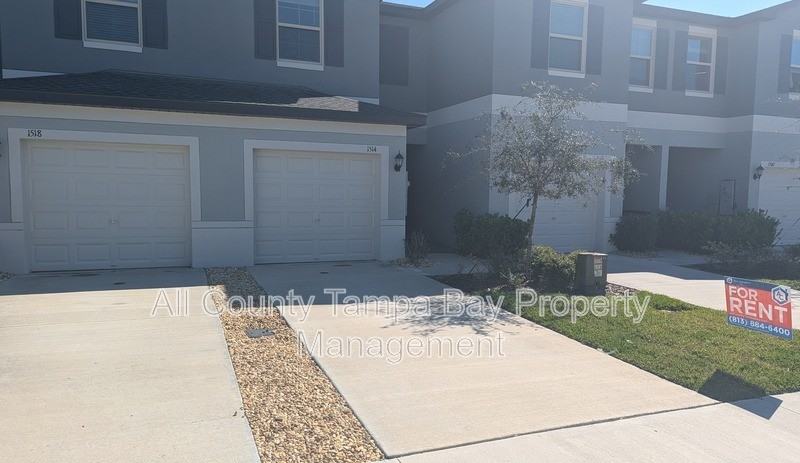 1514 Cassius St - Photo 2 of 20