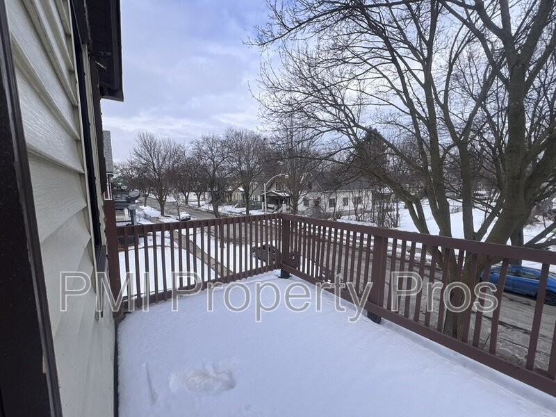 2945 N 23rd St - Photo 2 of 50