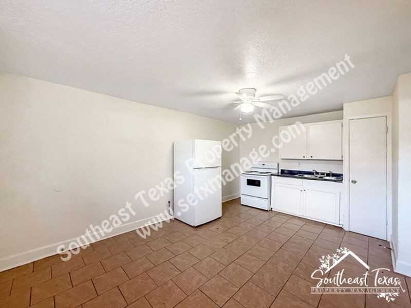 615 Adams St #E - Photo 2 of 6