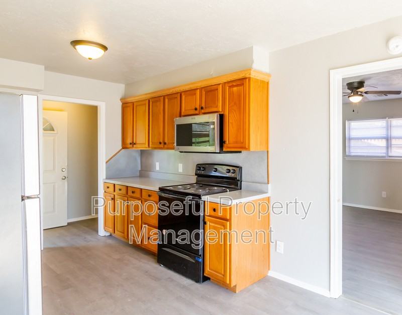 2624 N Markwell Ave - Photo 7 of 22