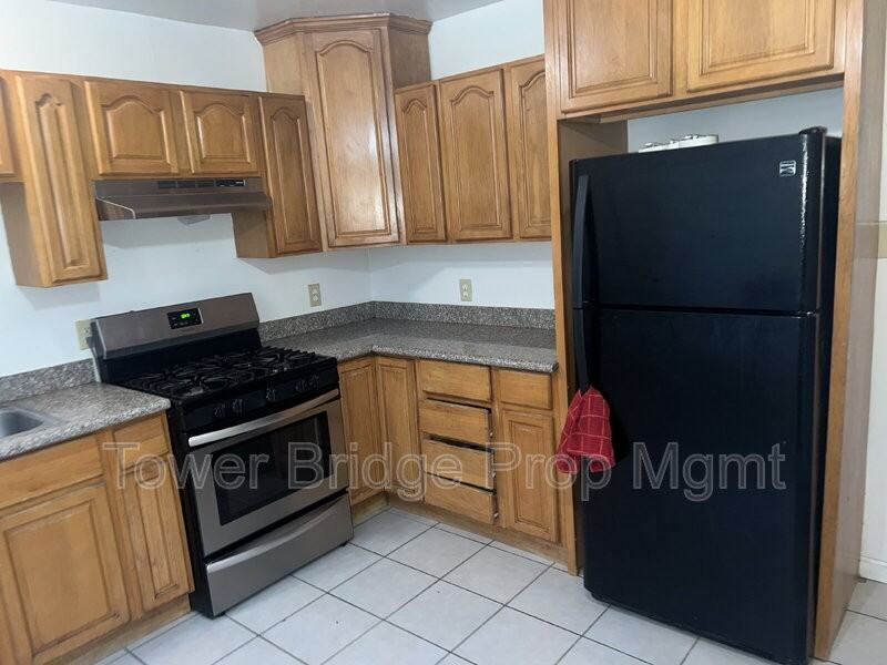 2841 Taft St - Photo 4 of 16