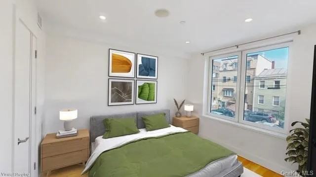 184 Frost St - Photo 2 of 11