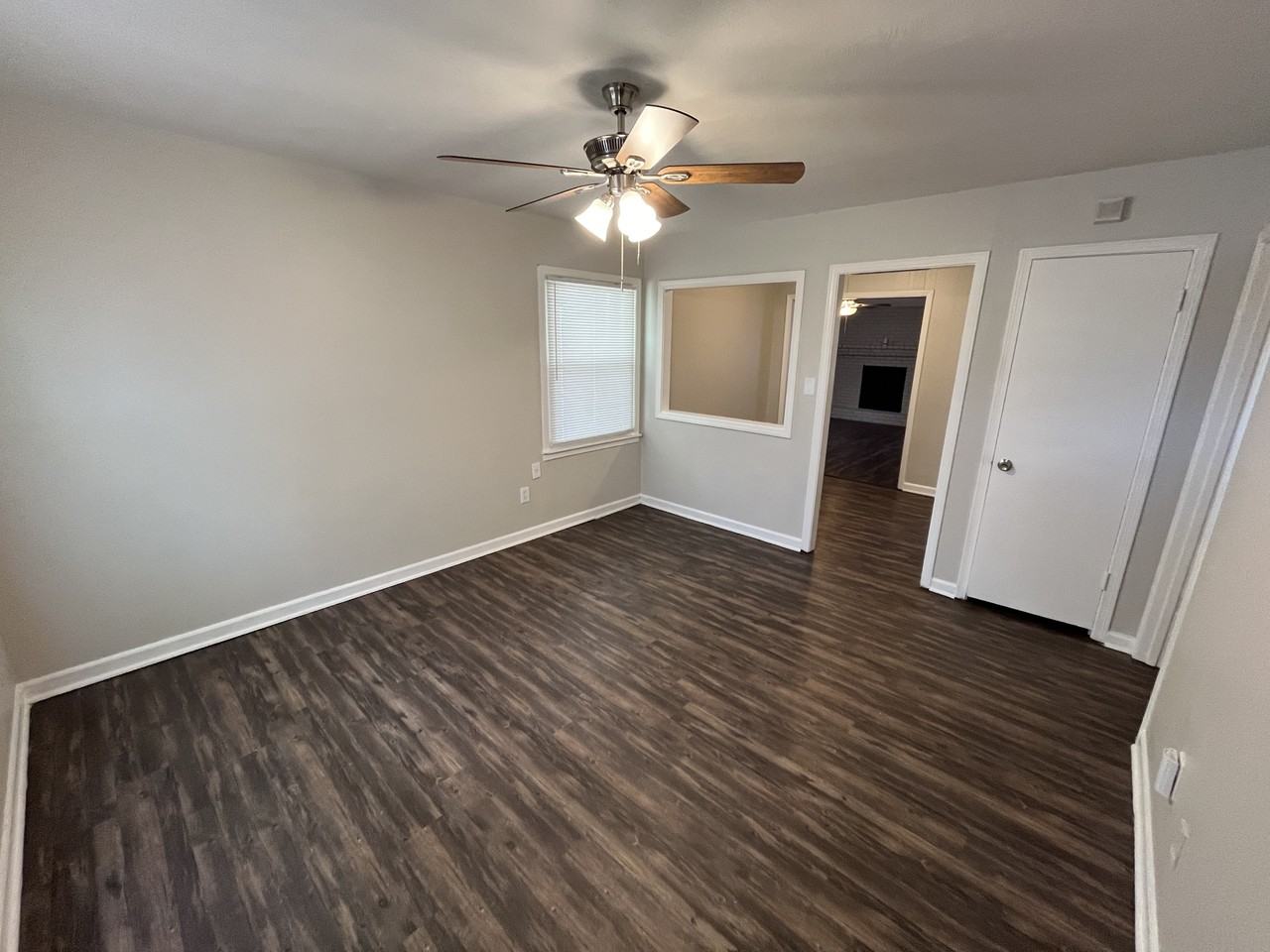 1430 Abernathy Rd - Photo 2 of 20