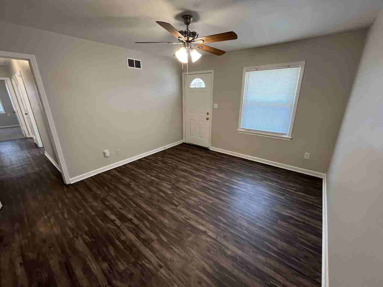 1430 Abernathy Rd - Photo 3 of 20