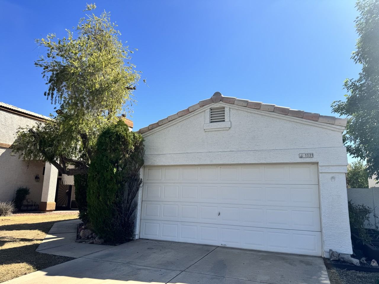 1331 E Parkside Dr - Photo 3 of 26