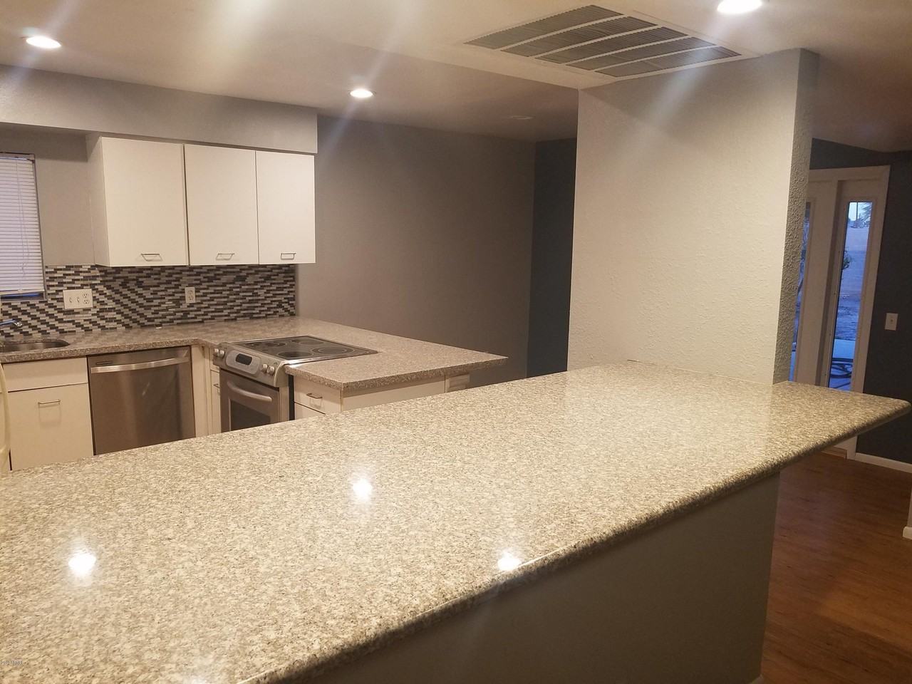 11110 N 82nd Ln - Photo 4 of 19