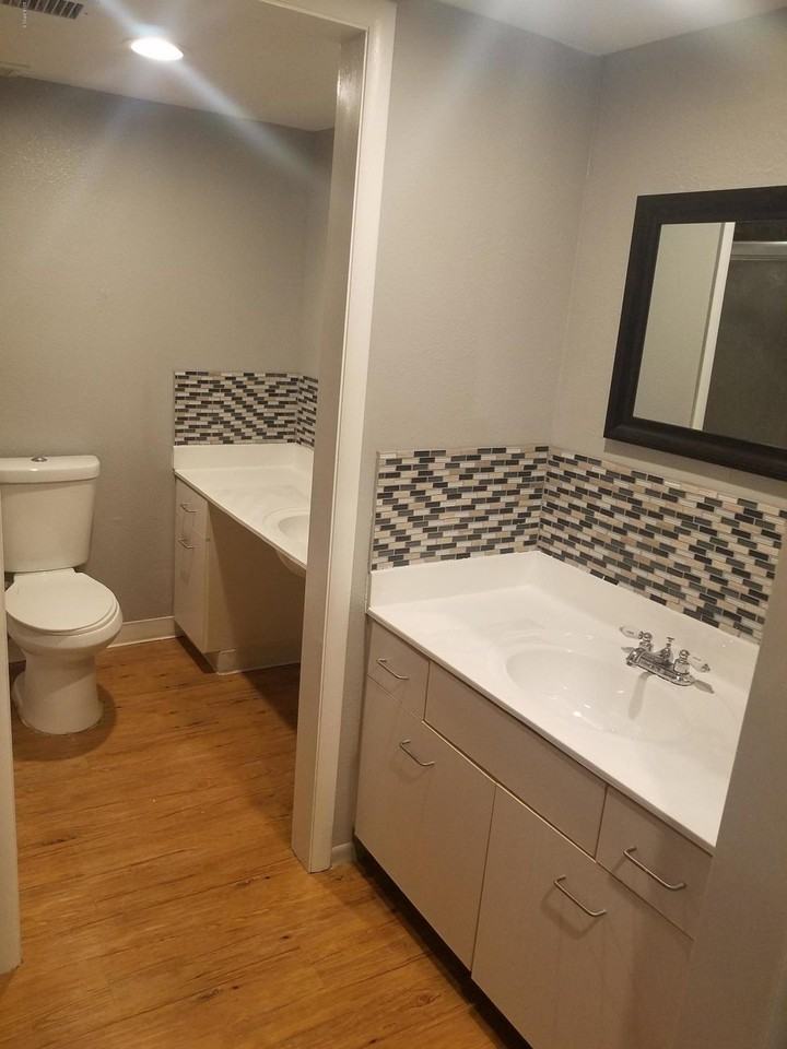 11110 N 82nd Ln - Photo 7 of 19