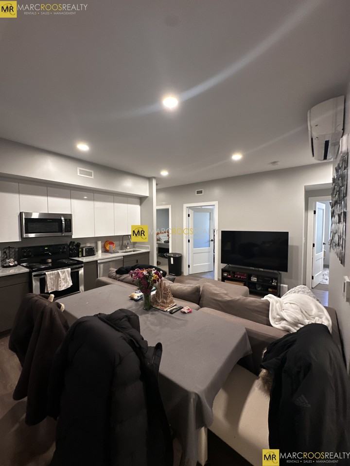 Hemenway St #204 - Photo 4 of 29