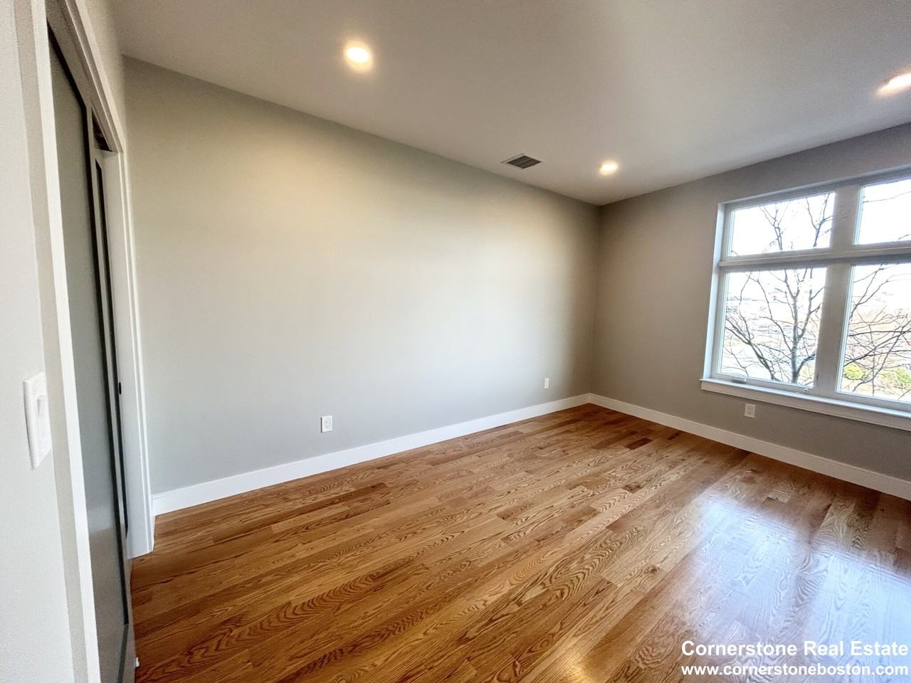 16 Baker Ct #4 - Photo 7 of 11