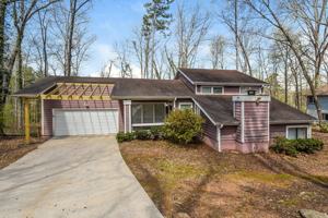 featured image of 6804 Knollwood Dr