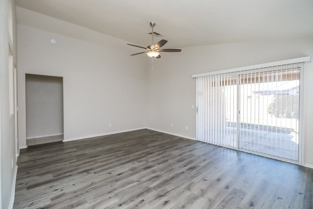1110 E Jupiter Pl - Photo 2 of 15