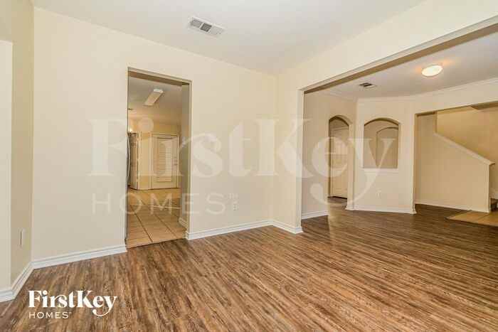 9008 Wayne St - Photo 3 of 15