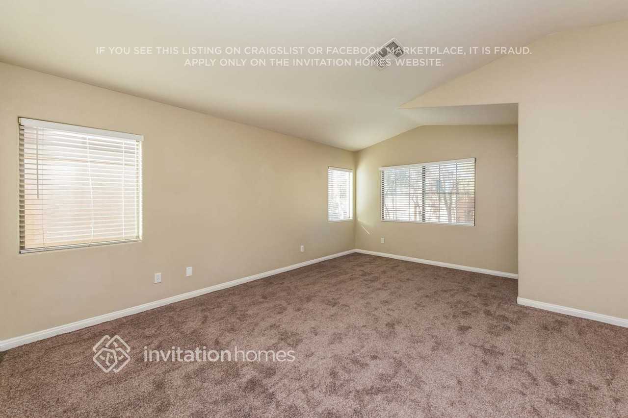 6545 Butterfly Sky St - Photo 4 of 14