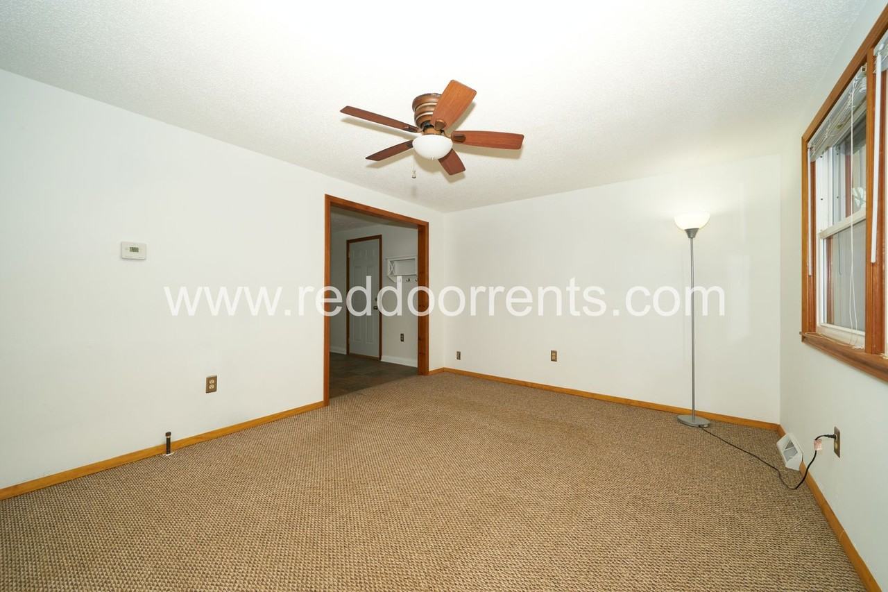 341 N Alfonte St - Photo 3 of 18