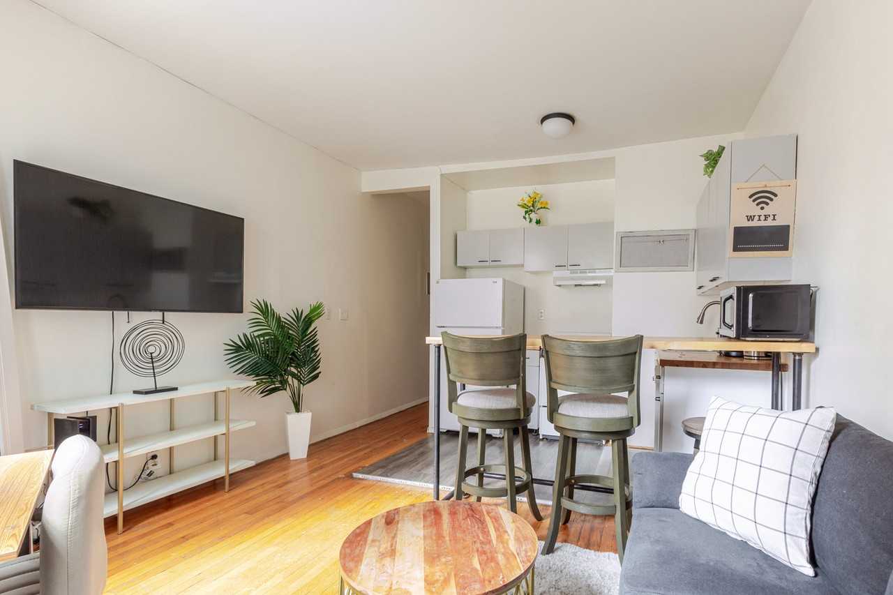 202 W 102nd St #1053014P - Photo 7 of 18