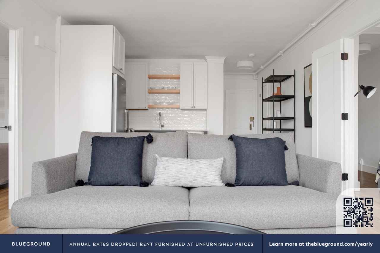 1284 Beacon Street - Photo 3 of 24