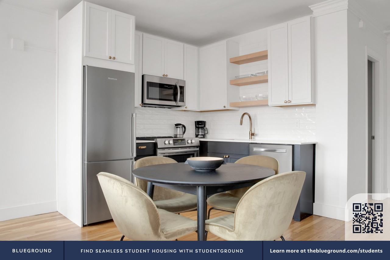 1284 Beacon Street - Photo 6 of 24