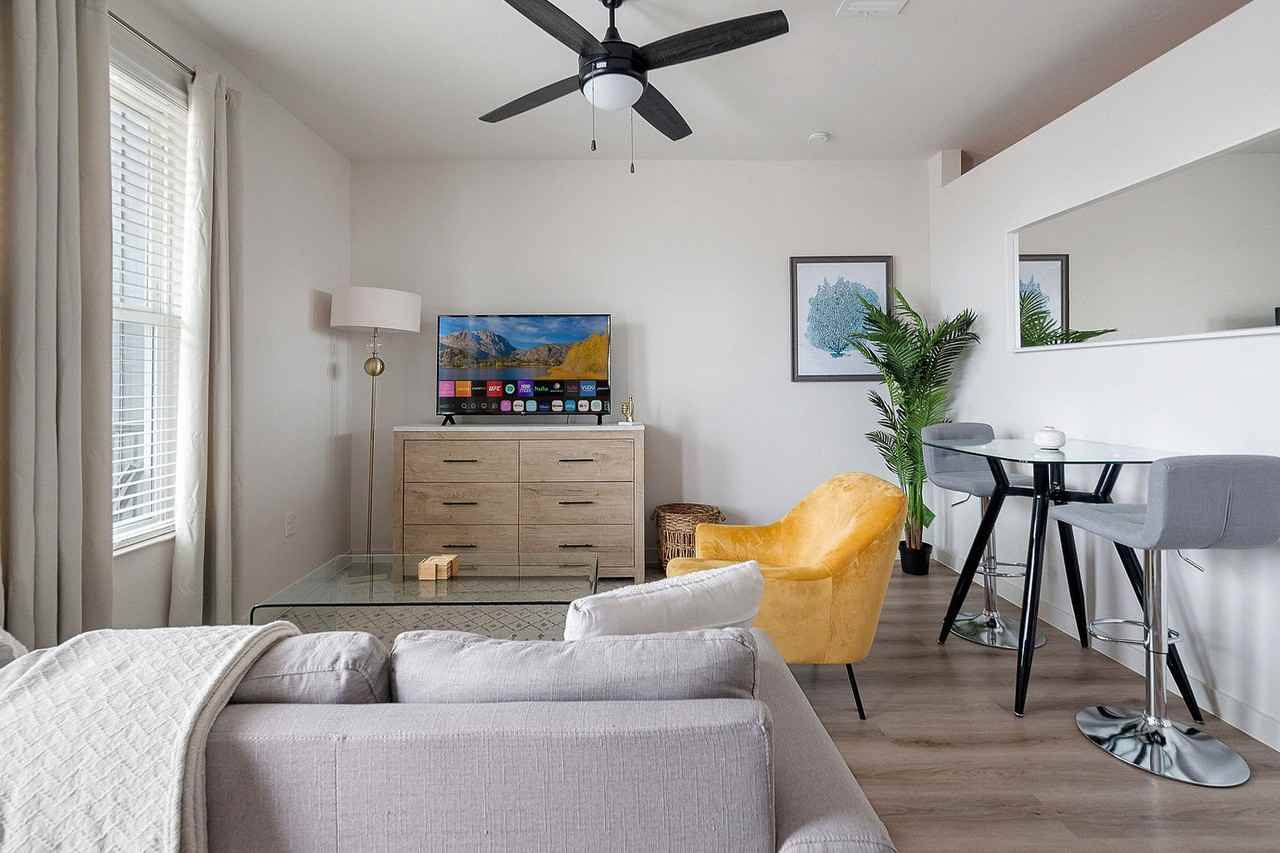 2232 Empire Central #1018240P - Photo 4 of 22