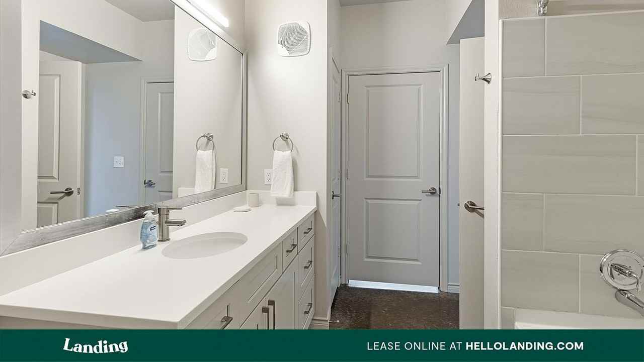 750 Fort Worth Ave - Photo 5 of 50