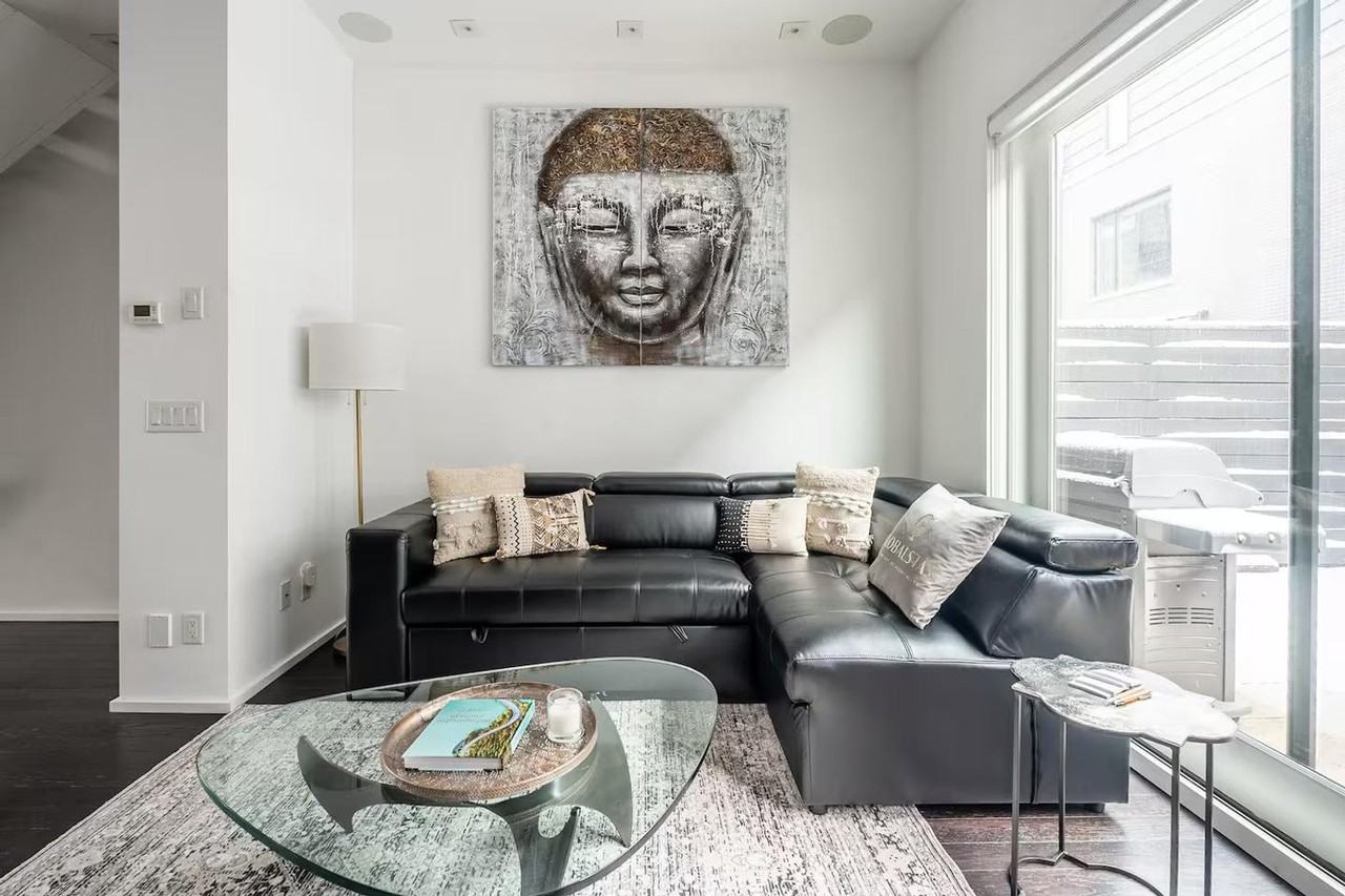 852A Dundas St W #1037064P - Photo 2 of 20