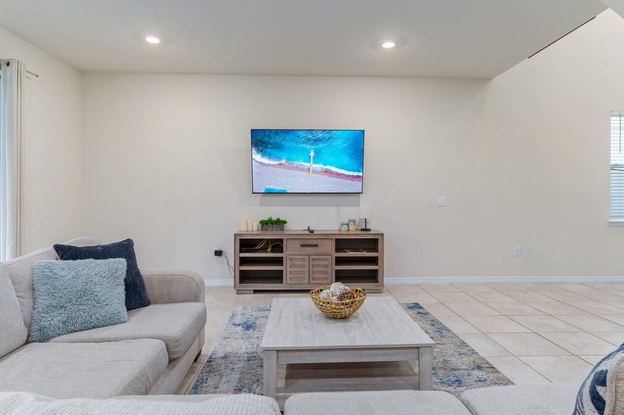 7320 Oakmoss Loop #1039219P - Photo 5 of 50