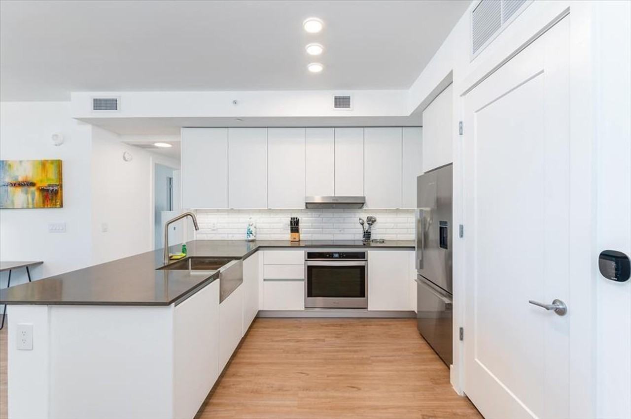 460 Northeast 5th Street - Photo 3 of 76