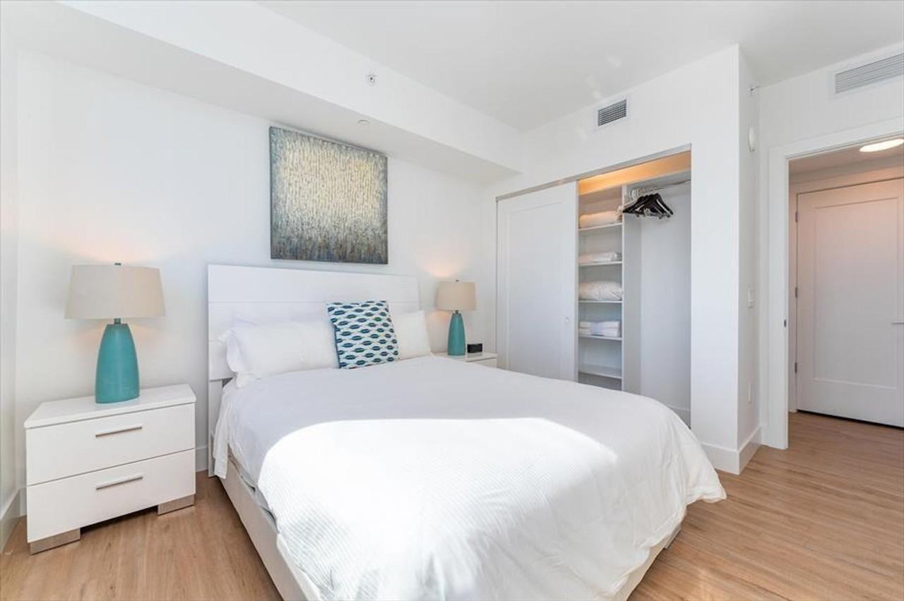 460 Northeast 5th Street - Photo 5 of 29