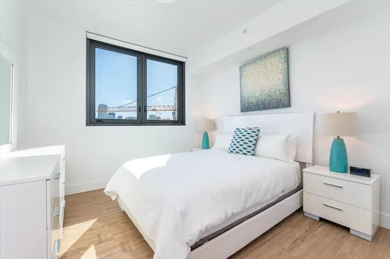 460 Northeast 5th Street - Photo 6 of 29