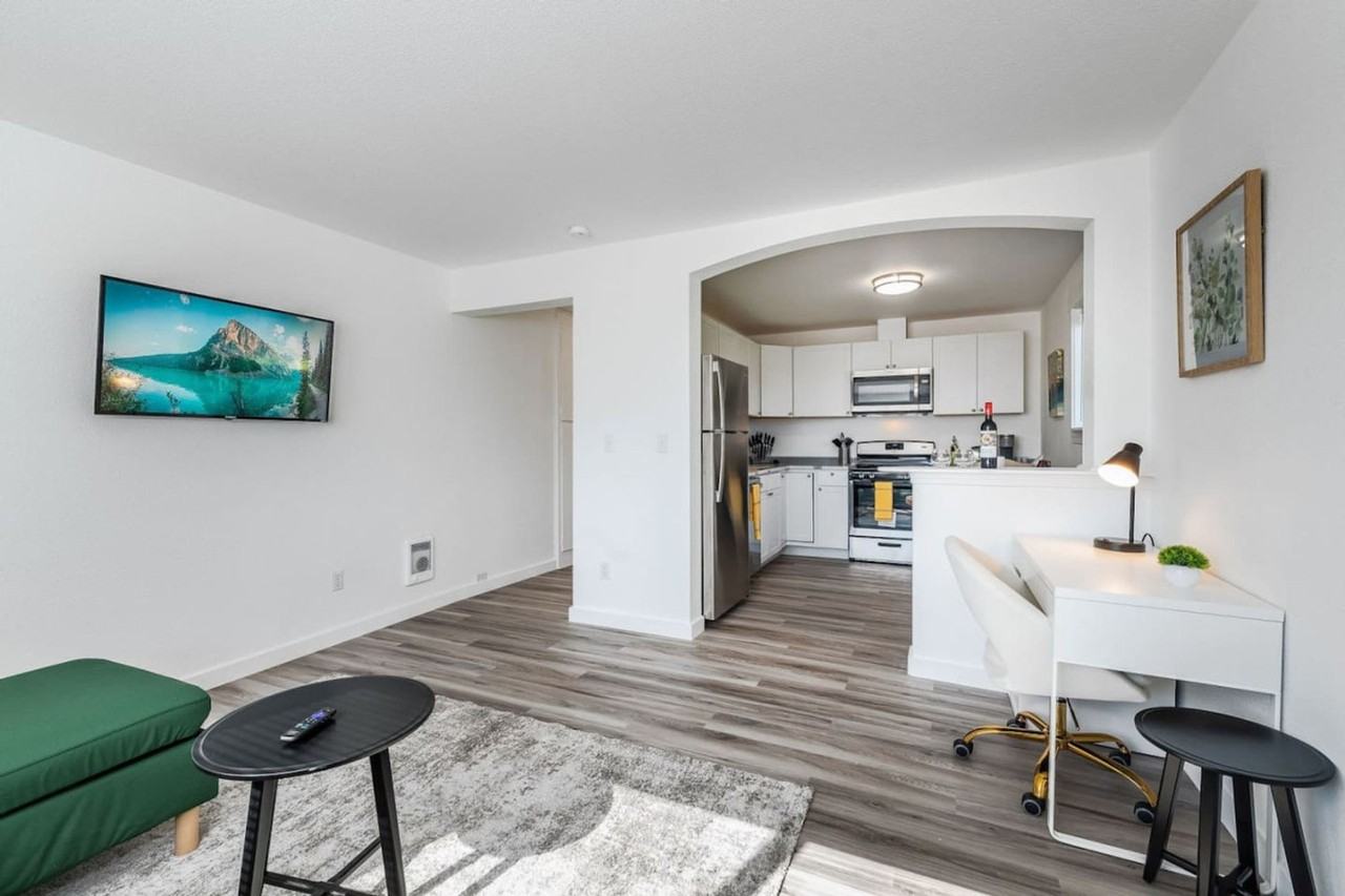 612 South 18th Street - Photo 3 of 48