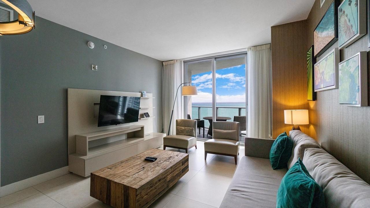 3101 East Hallandale Beach Boulevard #1049822P - Photo 3 of 26