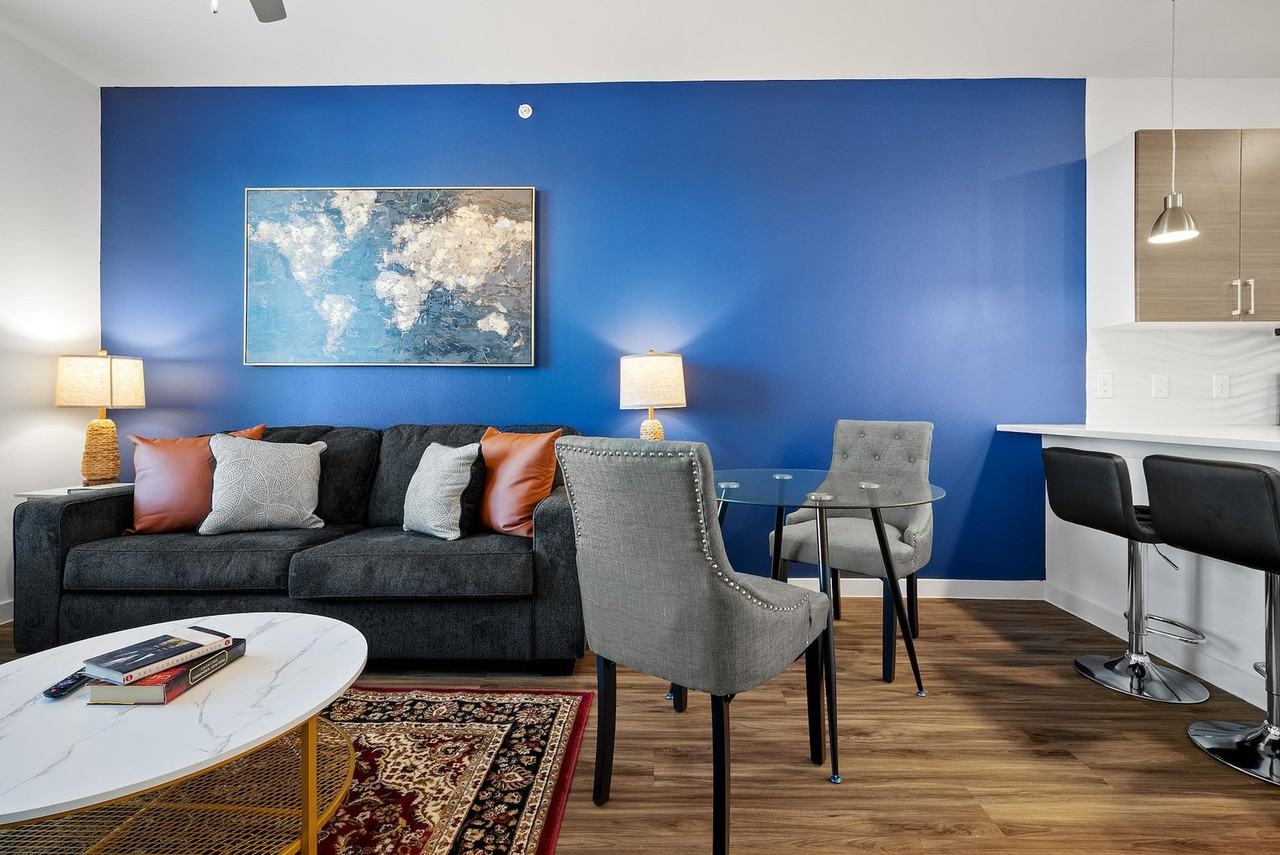 2425 E Riverside Dr #1240400P - Photo 5 of 28