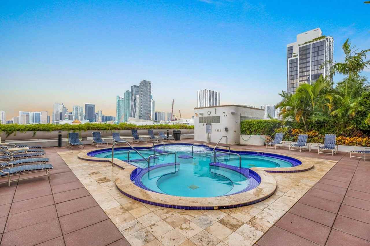 601 Biscayne Blvd #1055605P - Photo 7 of 33