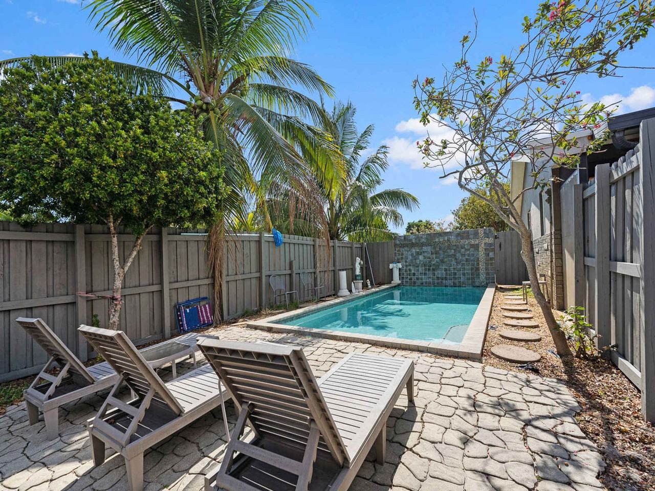 2225 Ne 14th Ave #1056370P - Photo 3 of 20