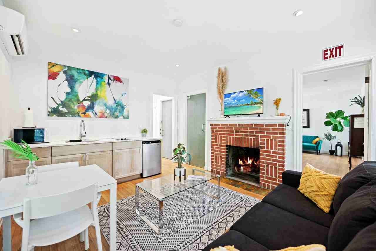 36 Phoenetia Ave #1056492P - Photo 3 of 22