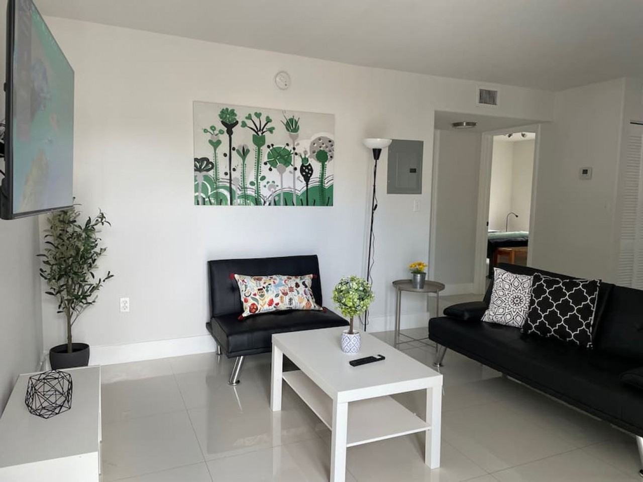 1375 Sw 6th St #1056519P - Photo 2 of 11