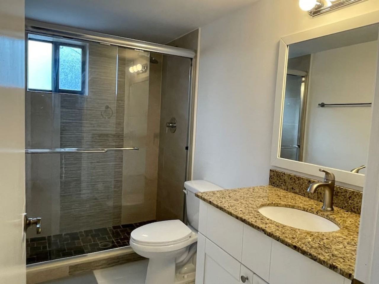 1375 Sw 6th St #1056519P - Photo 5 of 11