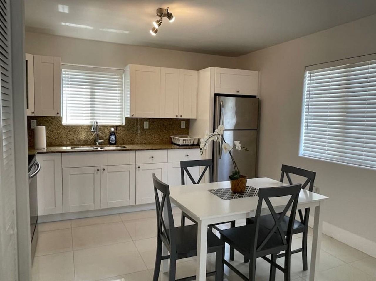 1375 Sw 6th St #1056519P - Photo 7 of 11