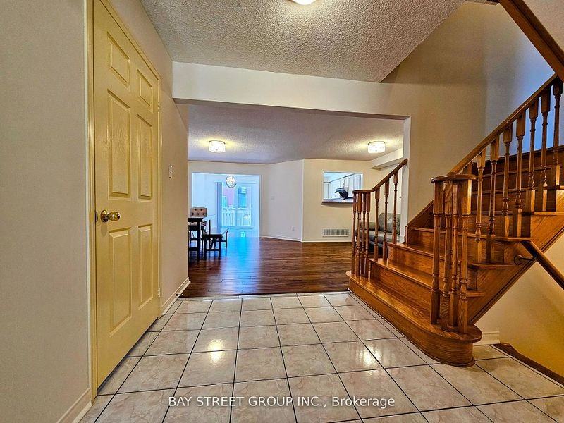 30 Bridlepath Street - Photo 3 of 22