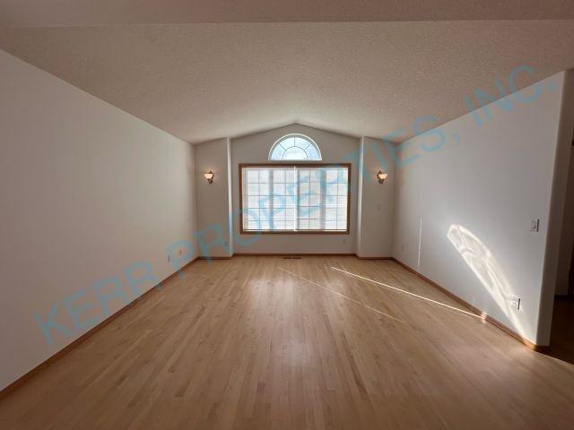 9555 Se 44th Ct - Photo 3 of 25