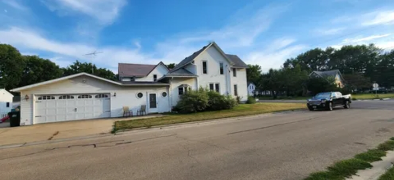 1212 1st Ave - Photo 2 of 22