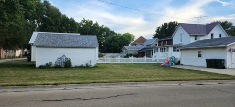 1212 1st Ave - Photo 4 of 22