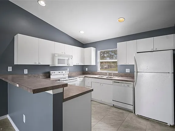 4438 28th St Sw #1 - Photo 4 of 10